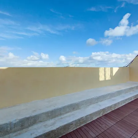 Duplex Penthouse In With Terrace Views By 360 Estates 瓦莱塔