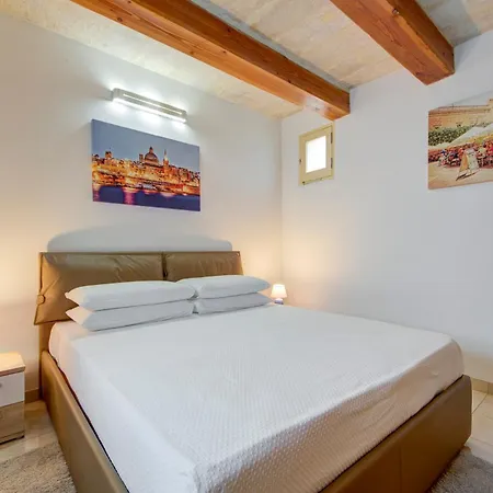 Duplex Penthouse In With Terrace Views By 360 Estates Daire Valletta