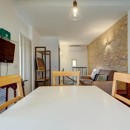 Duplex Penthouse In With Terrace Views By 360 Estates * 瓦莱塔