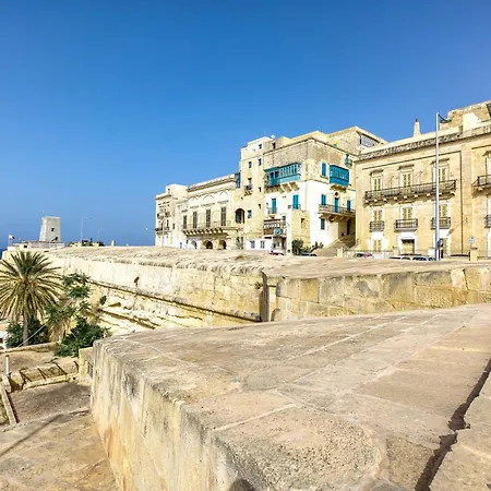 Duplex Penthouse In With Terrace Views By 360 Estates Apartment Valletta