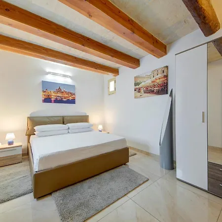 Duplex Penthouse In With Terrace Views By 360 Estates *