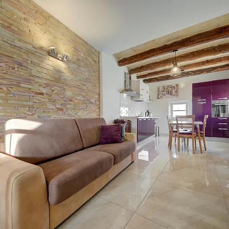 Duplex Penthouse In With Terrace Views By 360 Estates Appartamento *