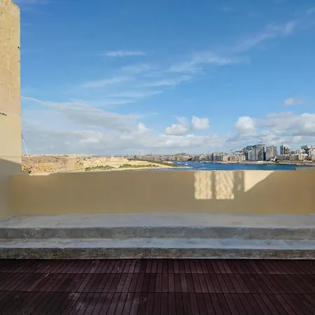 Apartman Duplex Penthouse In With Terrace Views By 360 Estates Valletta