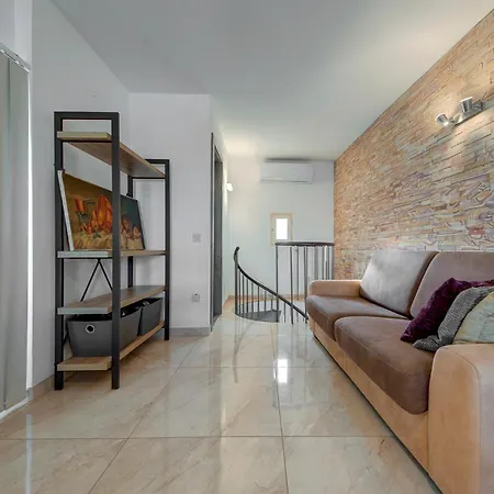 Duplex Penthouse In With Terrace Views By 360 Estates La Valletta
