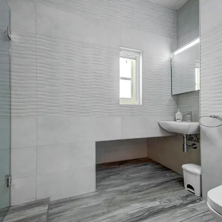 Duplex Penthouse In With Terrace Views By 360 Estates