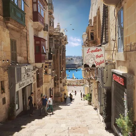 Duplex Penthouse In With Terrace Views By 360 Estates Appartamento La Valletta